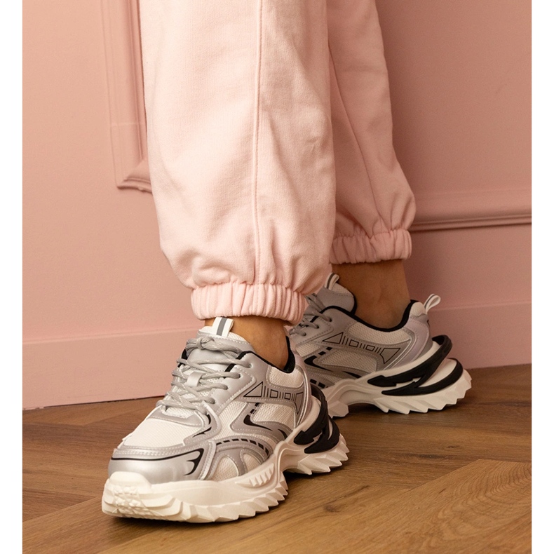 Silversportsneakers på en tjock sula silver- 1