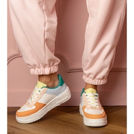 Orange Sports Sneakers på PlatFotm 2