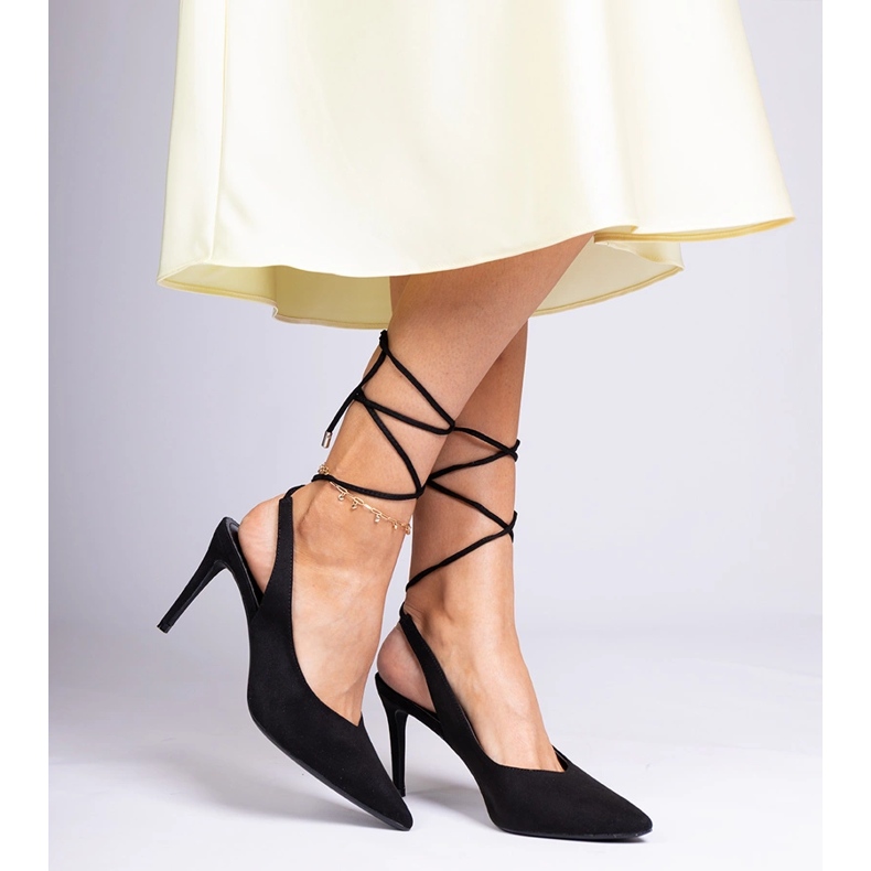 Svarta höga klackar med öppen klack 1