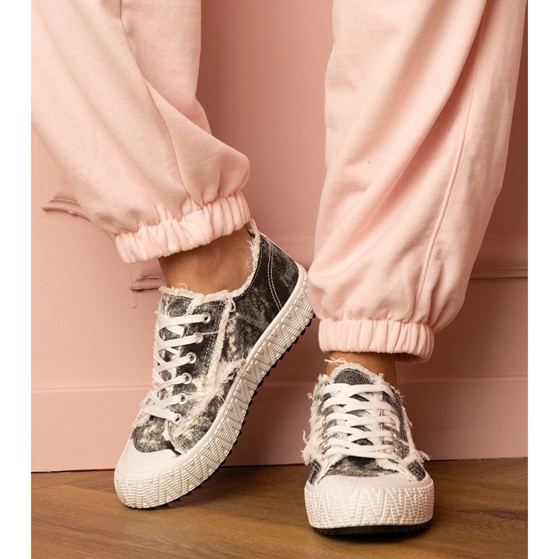 Svarta kvinnors sneakers sport sneakers 1