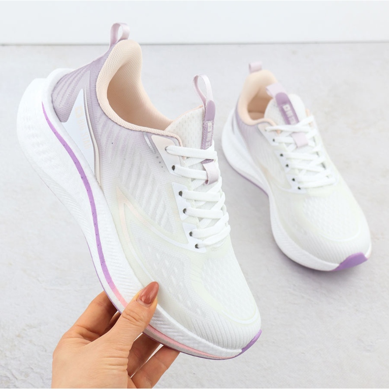 Kvinnors sportskor för att köra White Big Star RR274A161 vit 1