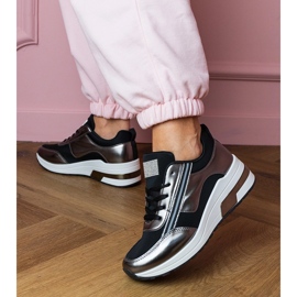 Svarta sneakers med zirkoner och en metallinsättning 5