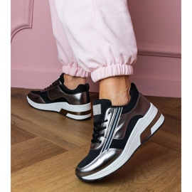 Svarta sneakers med zirkoner och en metallinsättning 4