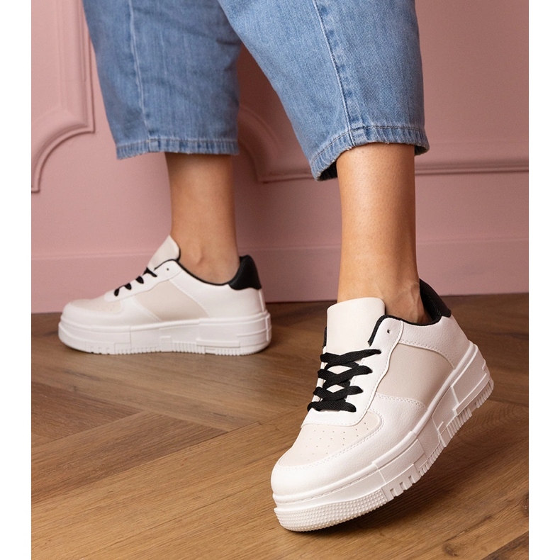 Beige sportsneakers på platfotm 1