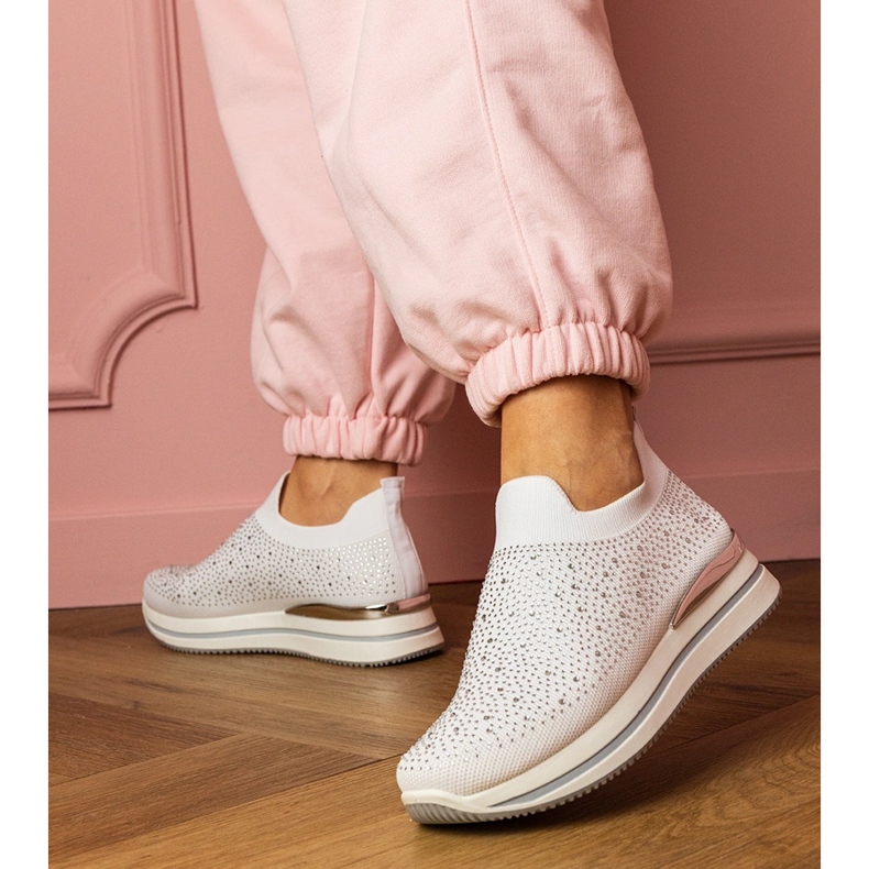 Vita kvinnors sneakers på plattformen med zirkoner 1
