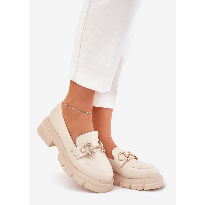 Kvinnors Eco Leather Loafers med gyllene detalj beige 1