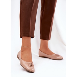 Målad elegant kvinnors ballerinas med en dekorativ Vinceza 17377 Beige Detalj 2