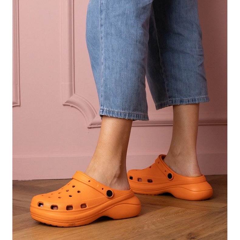 Orange Built -up Flip -flops på plattformen 1