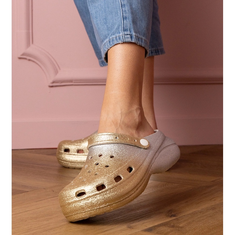 Guld-silver uppbyggda flip-flops på plattformen silver- 1