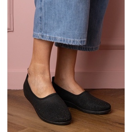 Svarta kvinnors sneakers med zirkoner 2