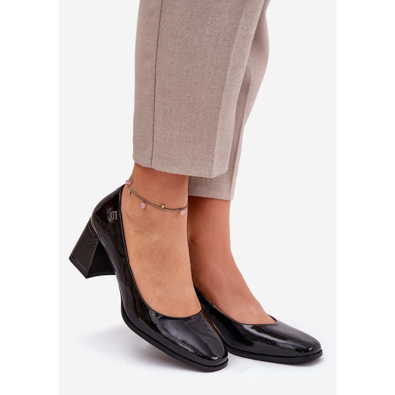 Läder lackerade pumpar på Vinceza 91130 Black Post svart 1