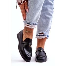 Kvinnors svarta loafers med ett dekorativt hänglås 4