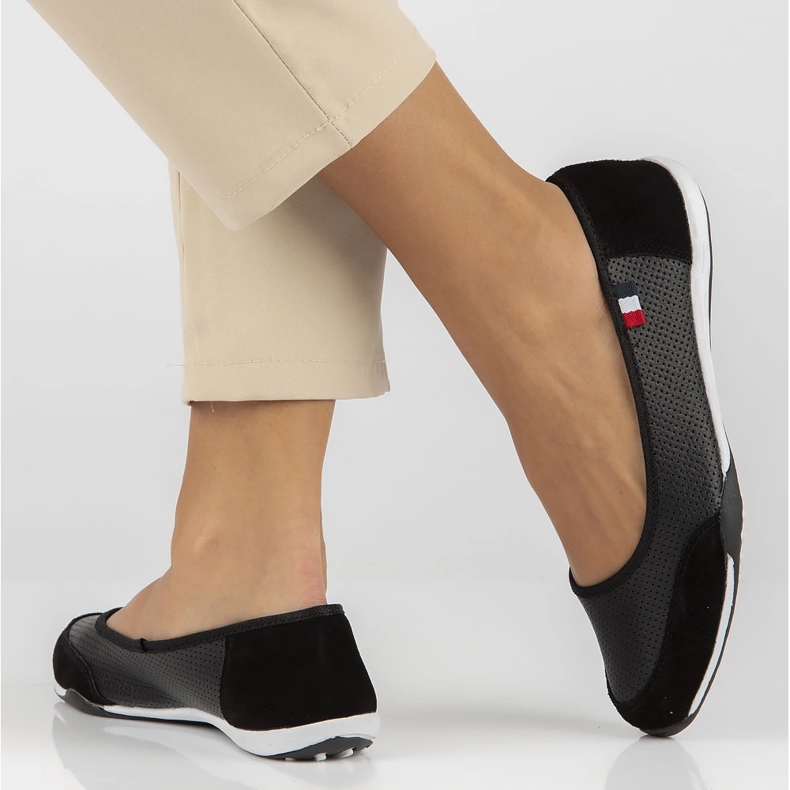 Filippo Läder sneakers dp142/24 bk svart perforerad vit 2