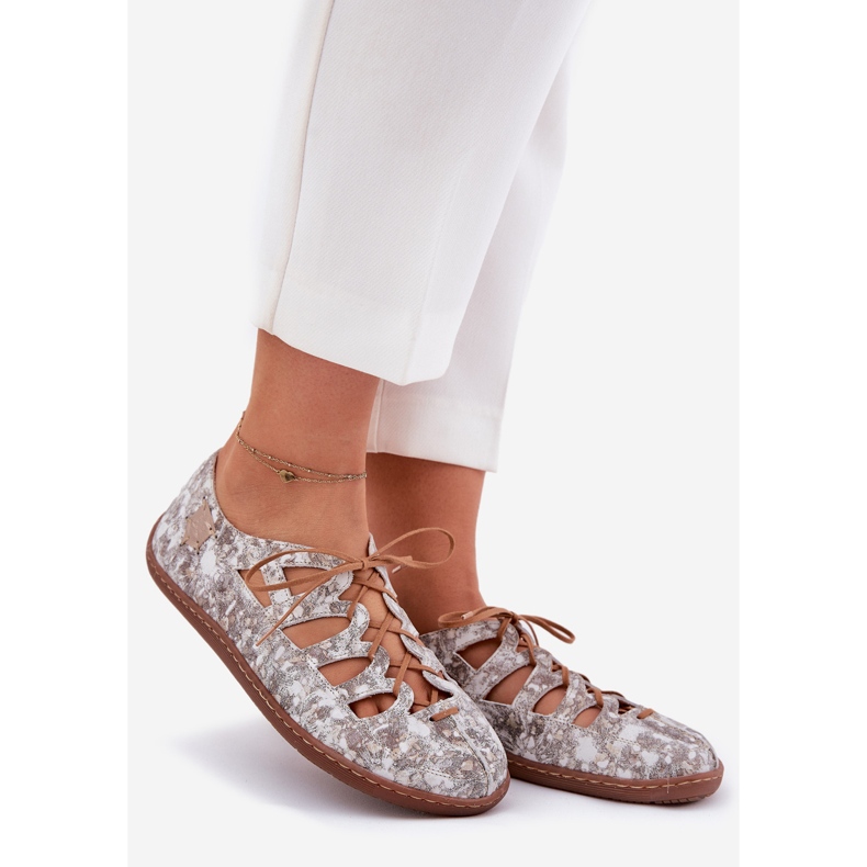 Läderballerinor med utskuren maciejka 06835-25/00-1 guld gyllene 1