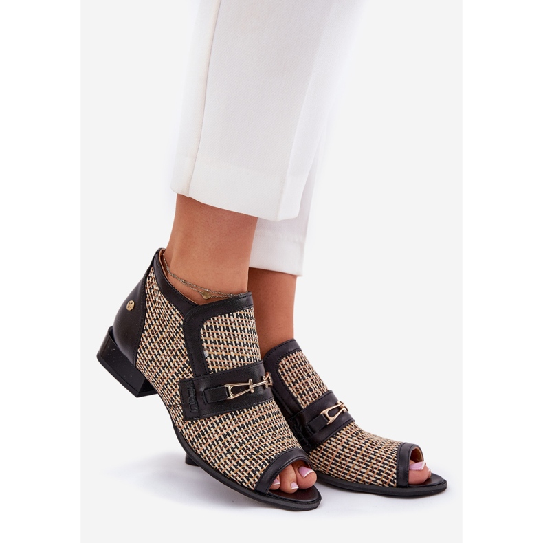 Kvinnors läderstövlar med bara fingrar maciejka 06934-39/00-1 svart och beige 1