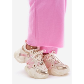 Kvinnors lädersneakers på en massiv ensam goe rr2n4031 beige 1