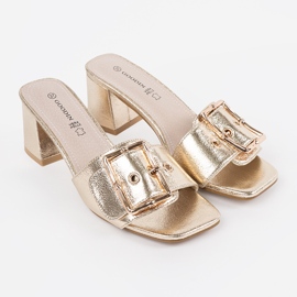 Goodin Tweed gyllene flip flops på posten 1