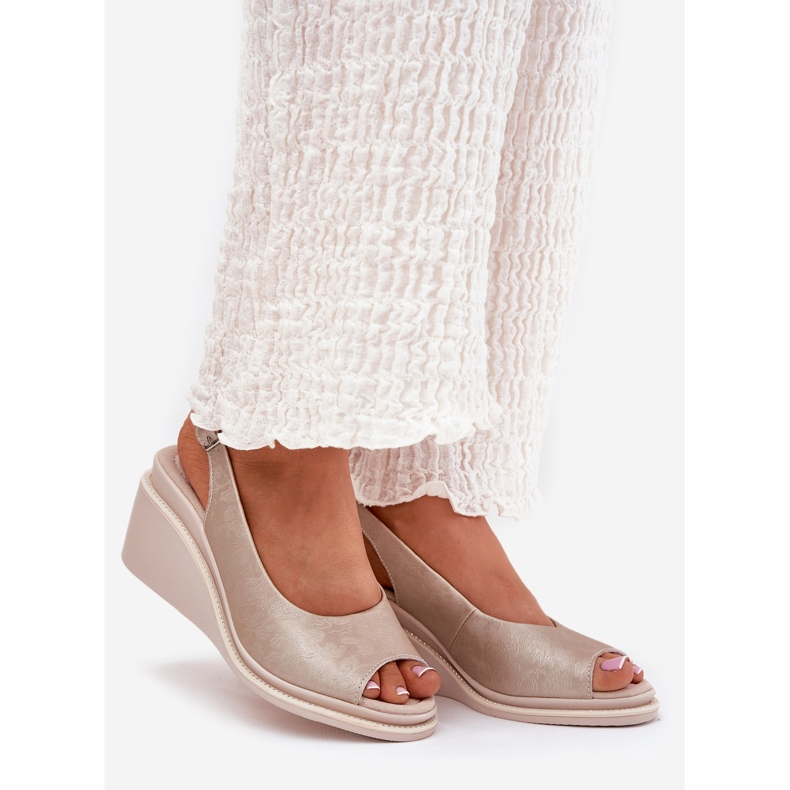 S.Barski Kvinnors lädersandaler på kilen S. Barski LR51-539 PLN gyllene 1