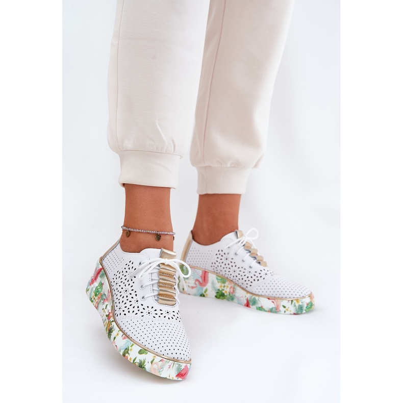 Kvinnors läderskor för artiker 56C1800 Vit och guld 2