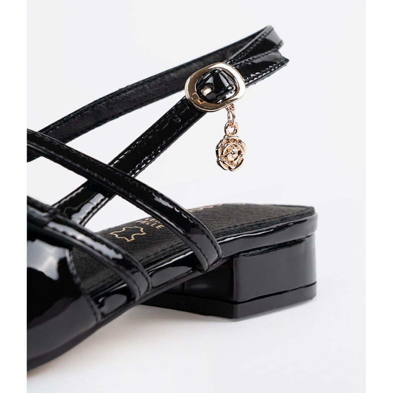 Goodin Svart lackerade pumpar med gyllene tillägg 1