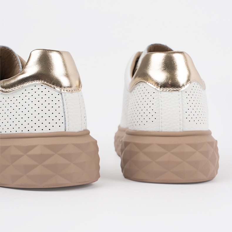 Vita och beige sneakers med läderstift Sergio Leone 1