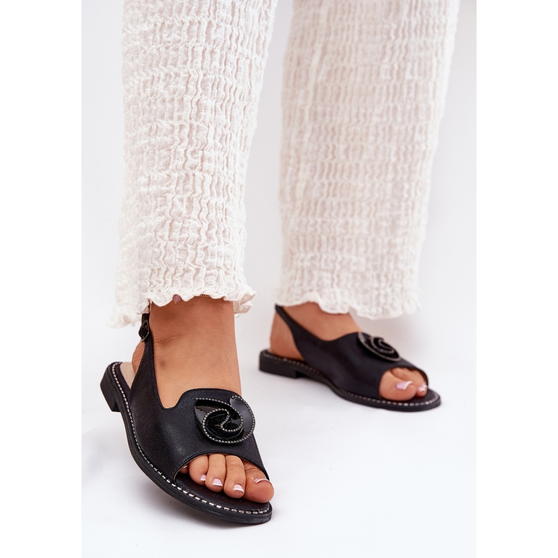 S.Barski Glänsande kvinnasandaler med en prydnad S. Barski KV51-006 svart 2