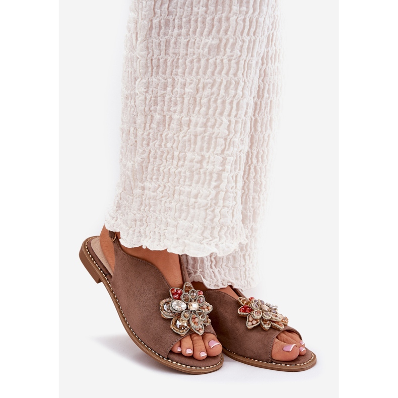 S.Barski Flatklackade kvinnorsandaler med en prydnad av S. Barski KV27-001 Dark Beige 1