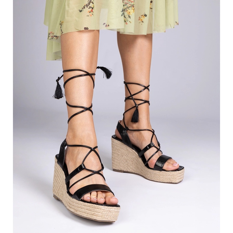 Svarta sandaler espadrilles på kil 1