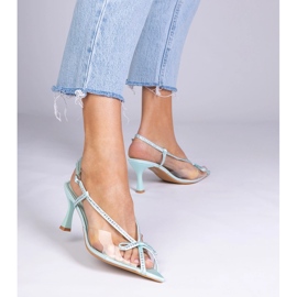 Gröna transparenta sandaler på en stift med zirkoner 2
