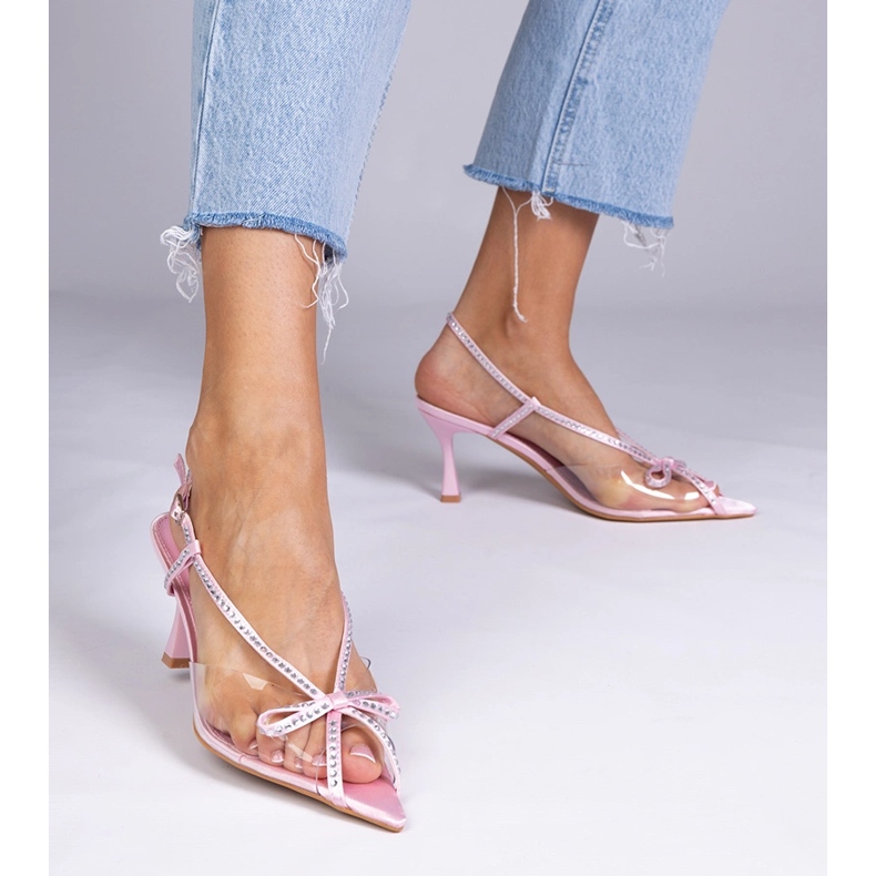 Rosa transparenta sandaler på en stift med zirkoner 1