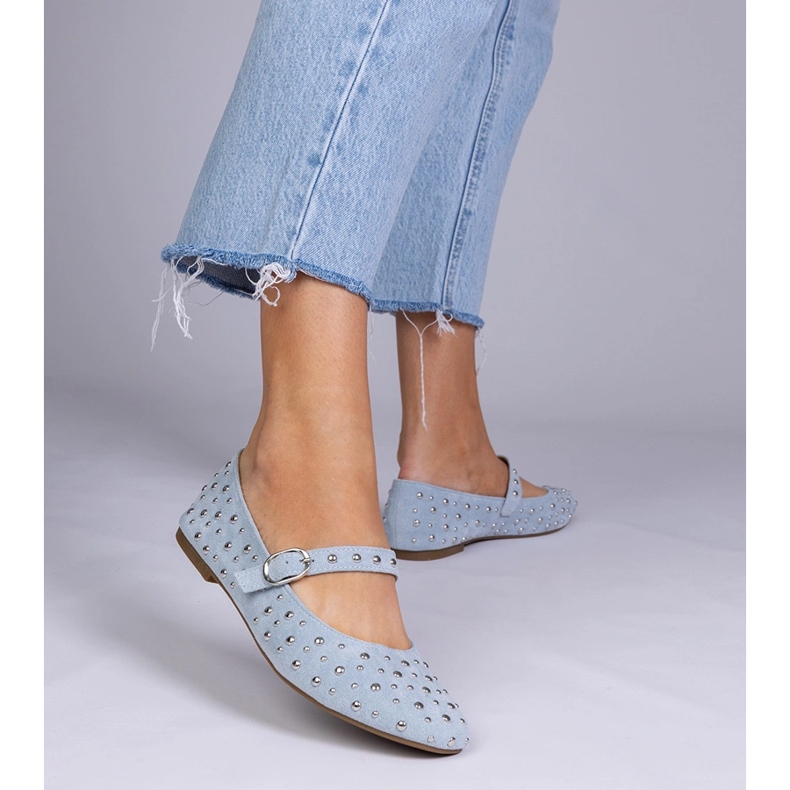 Blå ballerinor med dubbar och spännen 1