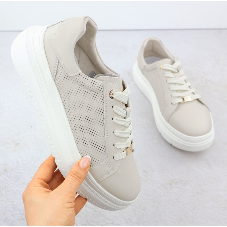 Kvinnors sportskor på plattformen Beige Filippo 6731 1