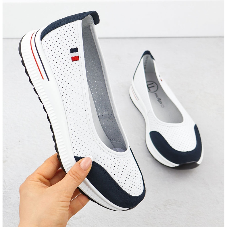 OpenWork Läder Ballerinas på den vita Filippo 6134 -plattformen 1