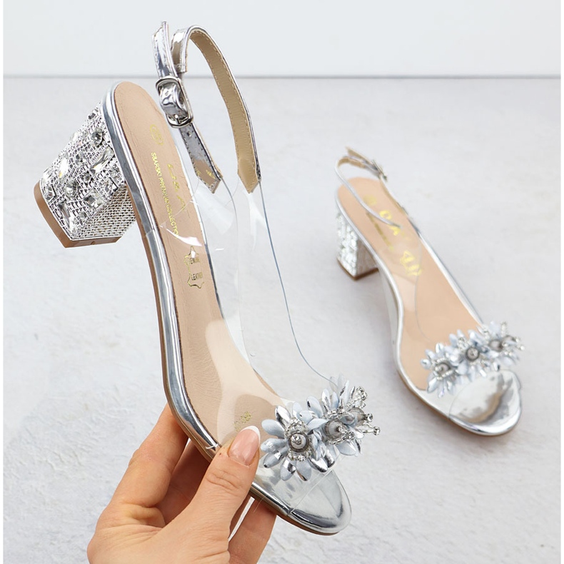 Transparenta kvinnosandaler på ett inlägg med Zircons Silver S.Barski MR51-725 silver- 1