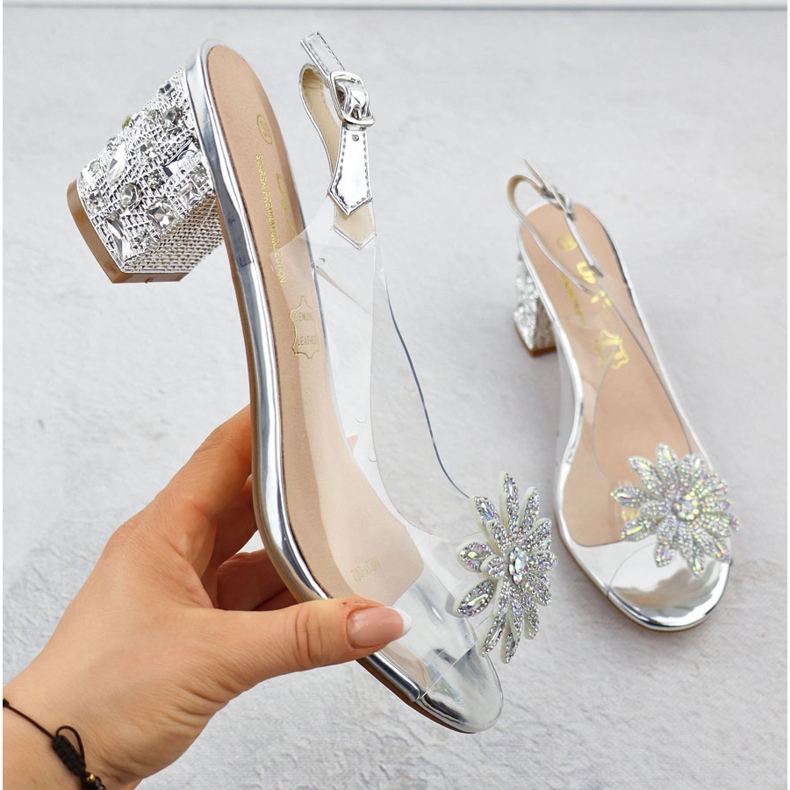 Transparenta kvinnosandaler på ett inlägg med Zircons Silver S.Barski MR51-002 silver- 1