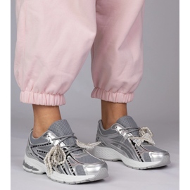 Silver sneakers med löstagbara dekorationer 1