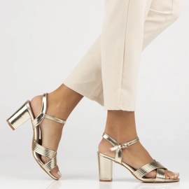 Filippo Kvinnors lädersandaler på Golden Post DS6901/25 gyllene 2