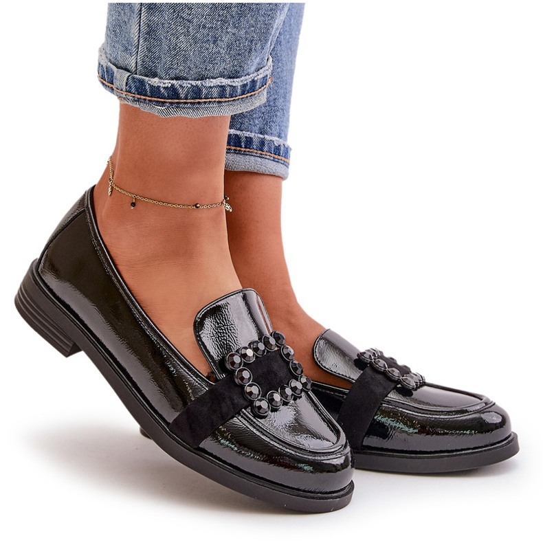 Lackmockasiner för kvinnor med dekoration, svart Vinceza 58389 4