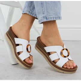 Kvinnors läderflip flops på de vita kilarna Remonte D2L52-80 4