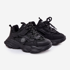 Barns sneakers på den svarta plattformen 1