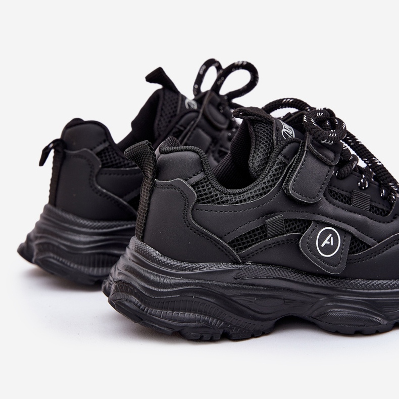 Barns sneakers på den svarta plattformen 2