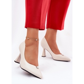 Eleganta pumpar på de utökade Vinceza 62222 beige 2