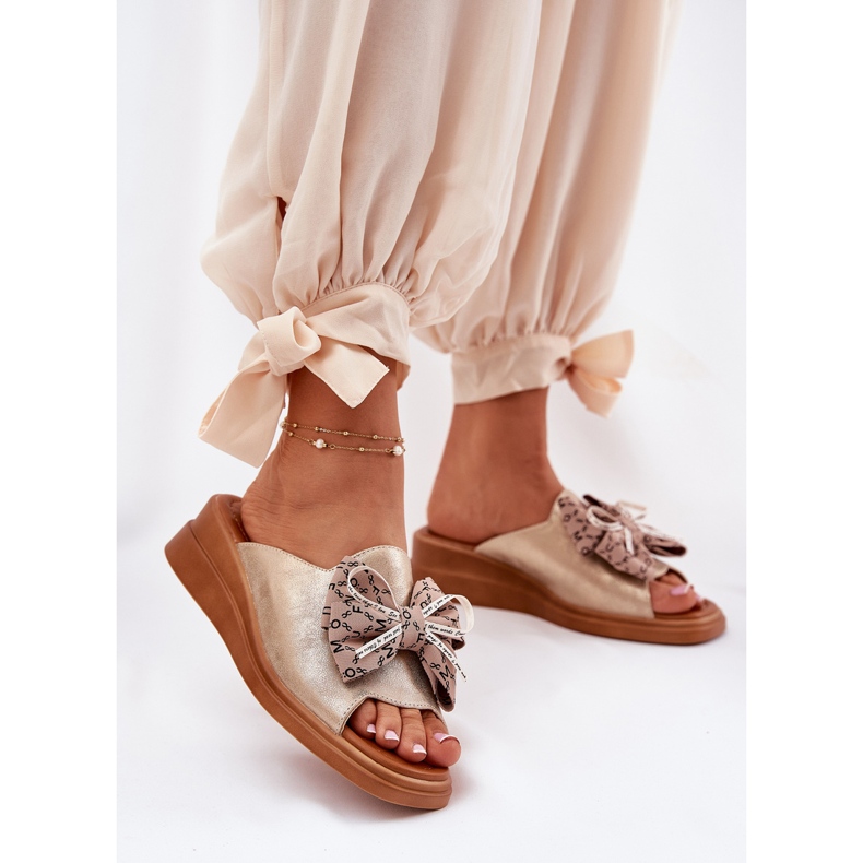 Jezzi Kvinnokilar på kil med en gyllene 2