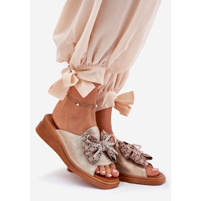 Jezzi Kvinnokilar på kil med en gyllene 1