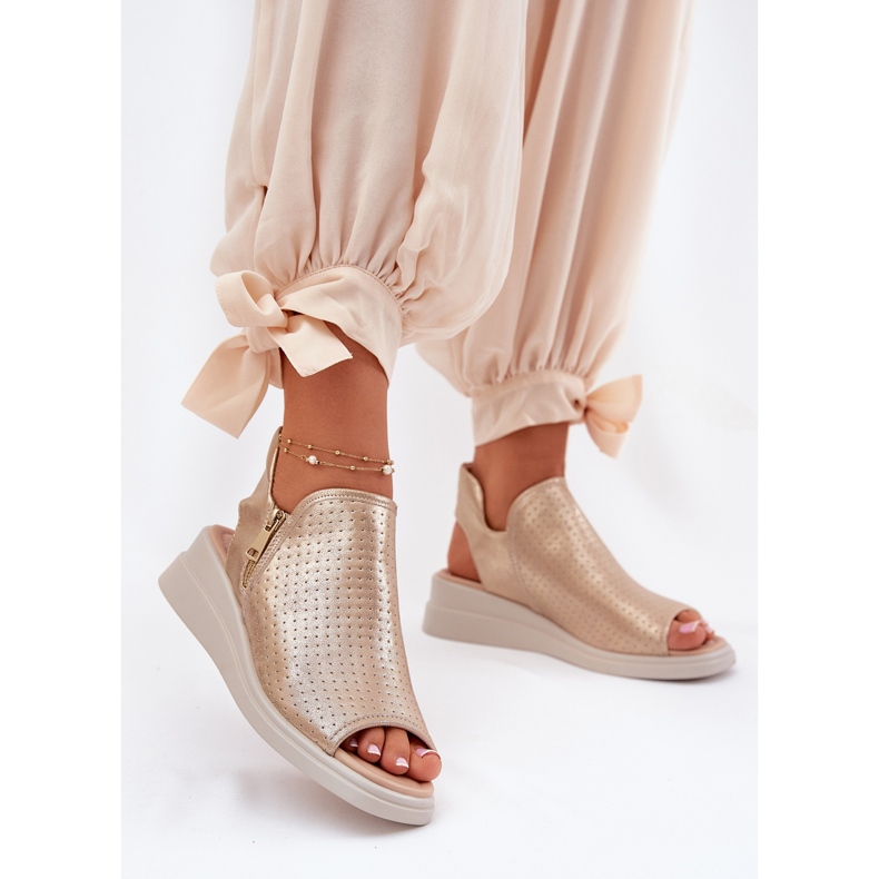 Jezzi Damsandaler med guldkil gyllene 2