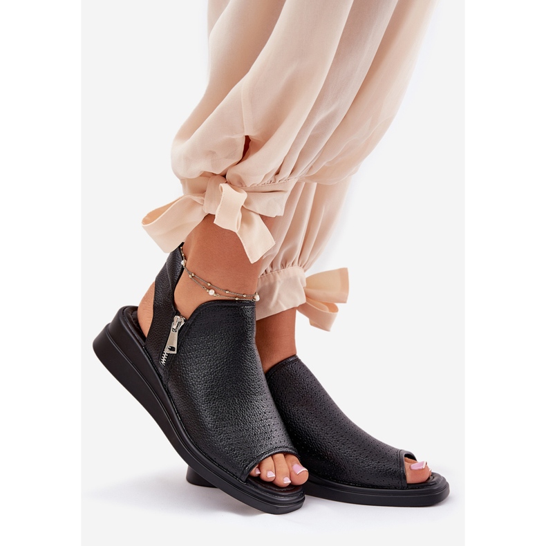 Jezzi Kvinnors svarta sandaler på kilar 1