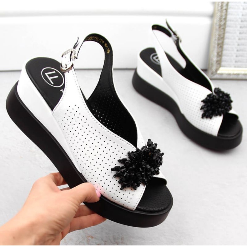 Lädersandaler med pärlor Filippo W PAW529B vit 1