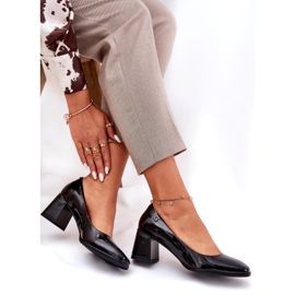 Läder lackerade kvinnors pumpar på Vinceza 91130 Black Post svart 4