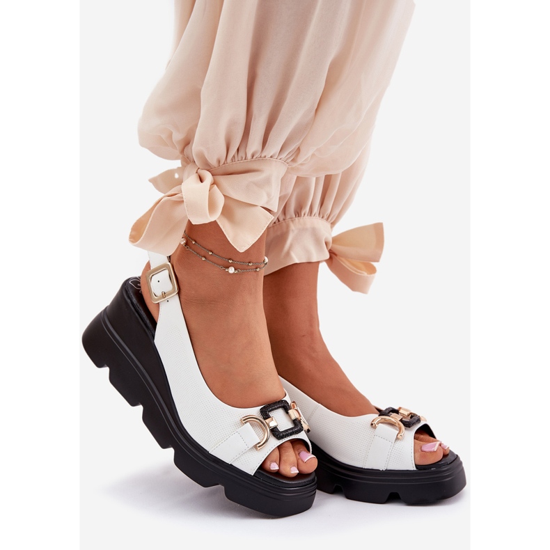 ARTIKER Kvinnors lädersandaler på kil och plattform med dekoration Arker 56C1588 White vit 1