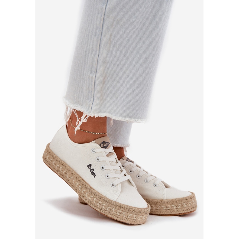 Kvinnors sneakers med Lee Cooper LCW-25-44-3217 flätan vit 1